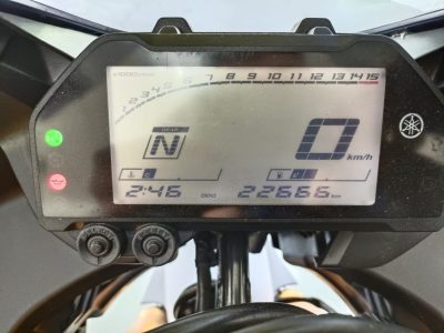YAMAHA R25